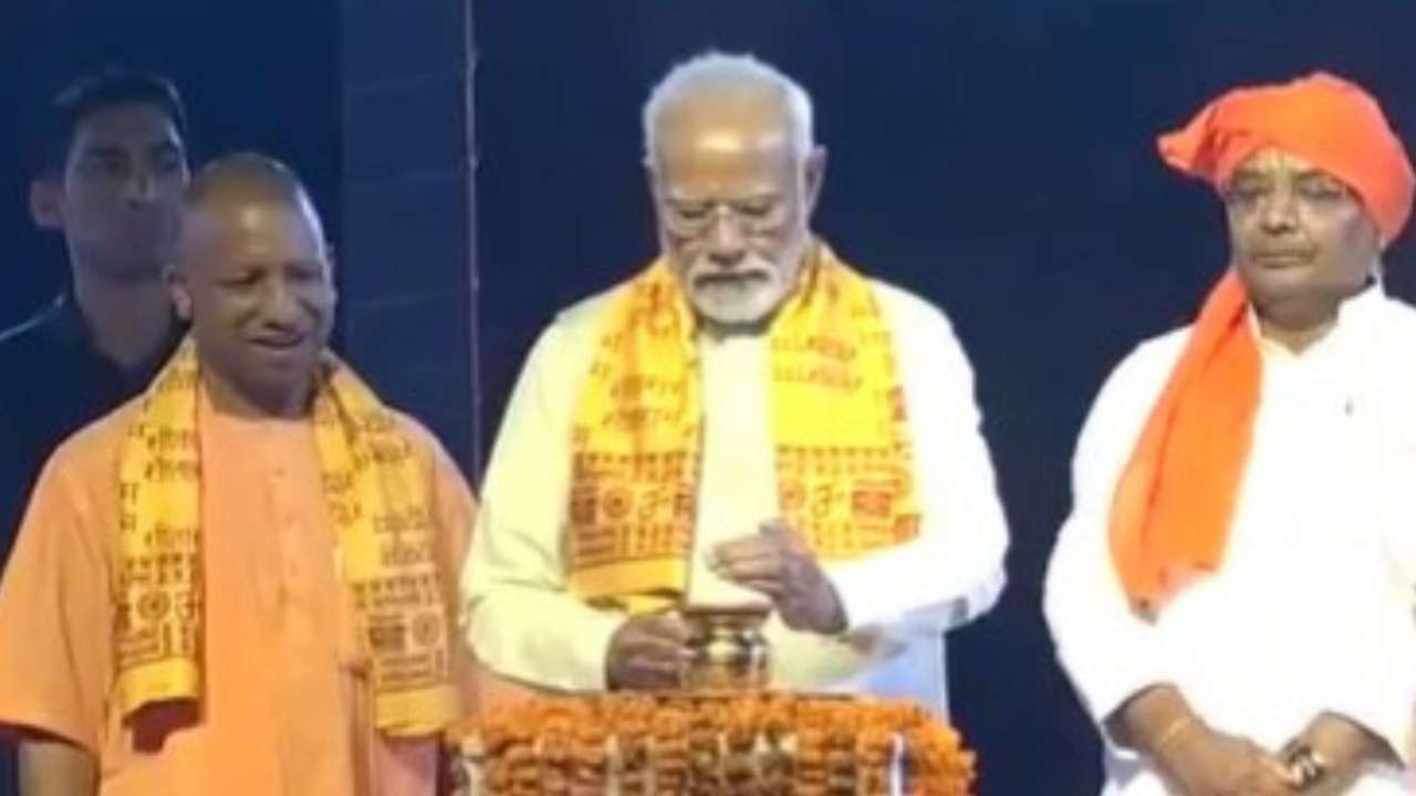 Narendra Modi inaugurates Ayodhya Deepotsav