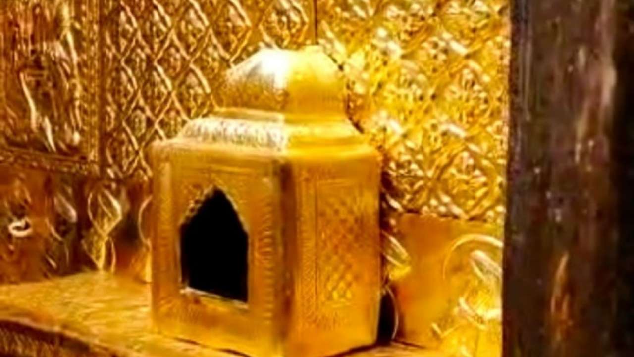 Why walls and ceilings decorated with gold layers?