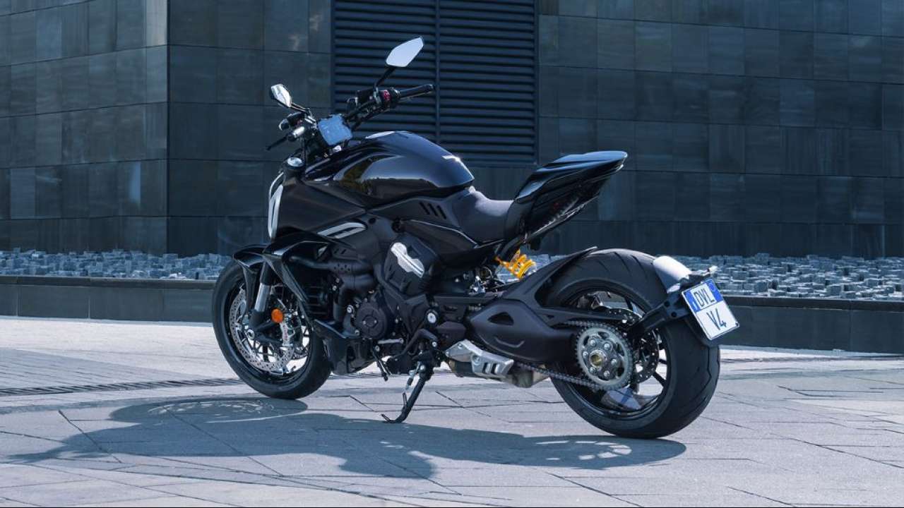 Ducati Diavel V4