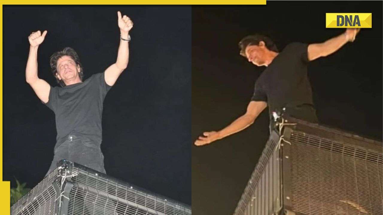 AbRam imitates dad SRK's signature pose at annual function