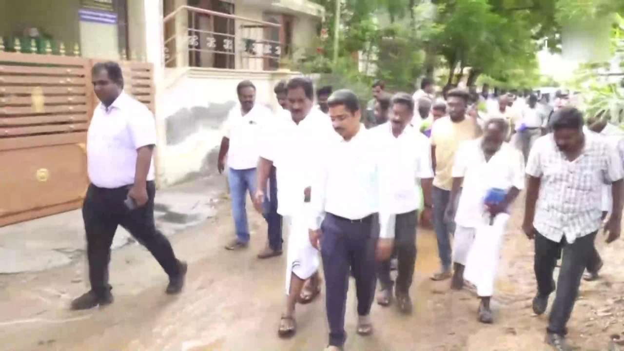 Tamil Nadu: Thiru P Moorthy inspects waterlogged areas in Madurai  