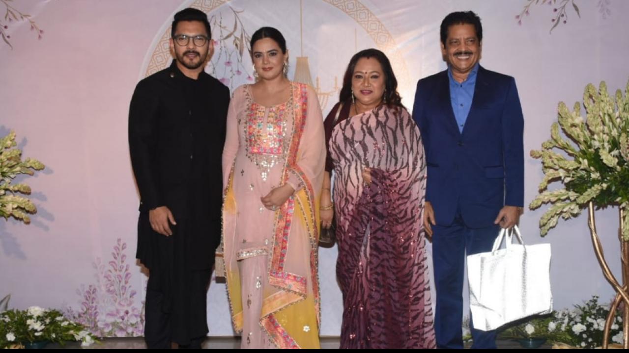 Udit Narayan, Aditya Narayan With Family