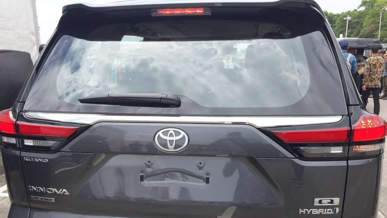 New Toyota Innova Hycross