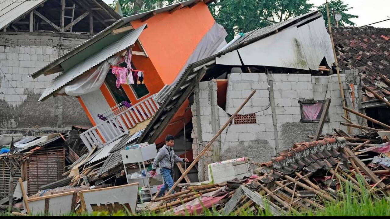 印尼地震:超过160人死亡;许多人受伤，总统宣布对受害者进行赔偿
