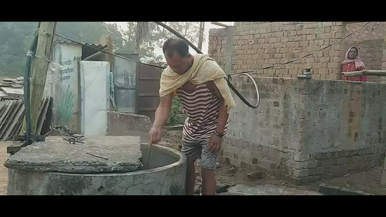 Viral Video: Boiling hot water comes out of well in Kondagaon