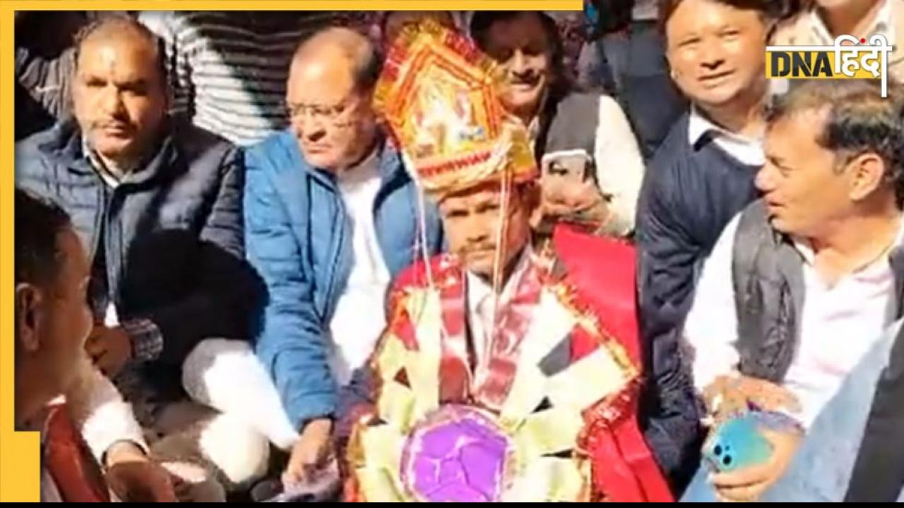 सात फेरे से पहले धरने पर बैठ गया दूल्हा, मांग भरने के लिए रखी ये शर्त