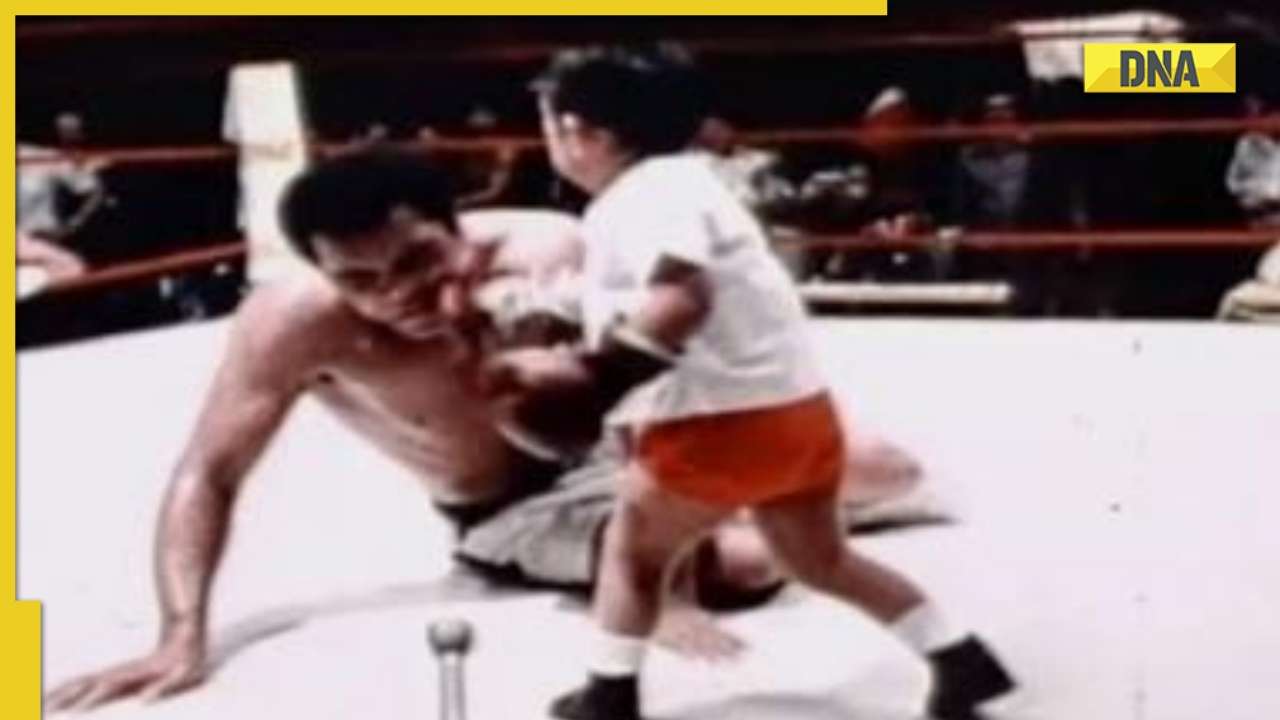 Old video of toddler 'punching' Muhammad Ali in boxing ring goes viral 