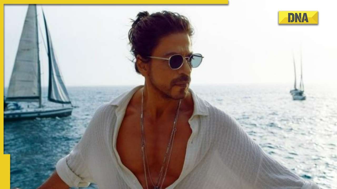 Pathaan: Shah Rukh Khan reveals his sizzling hot look from Besharam Rang, fans say 'King Khan aging like fine wine'