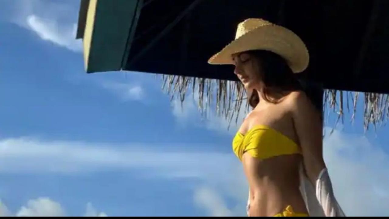 बैन्ड्यूकीनी (Bandeau Bikini)