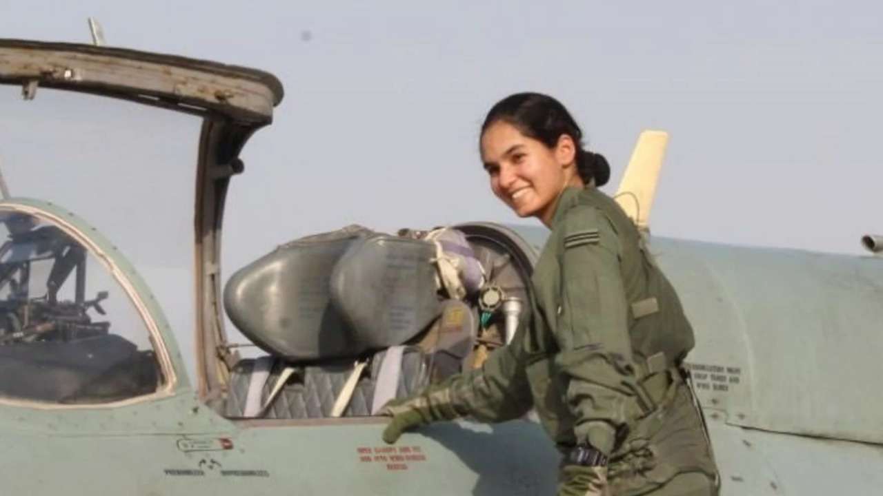 Meet Squadron Leader Avani Chaturvedi, first IAF woman pilot to be part ...