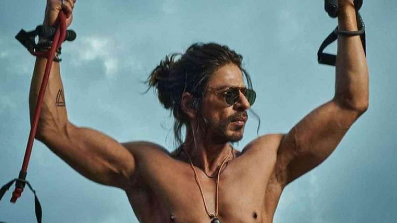 Pathaan Countdown Begins: Shah Rukh Khan unveils new look ahead of trailer release