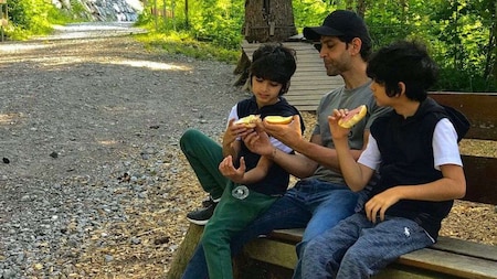 Hrithik Roshan have a snack time with his little best friends
