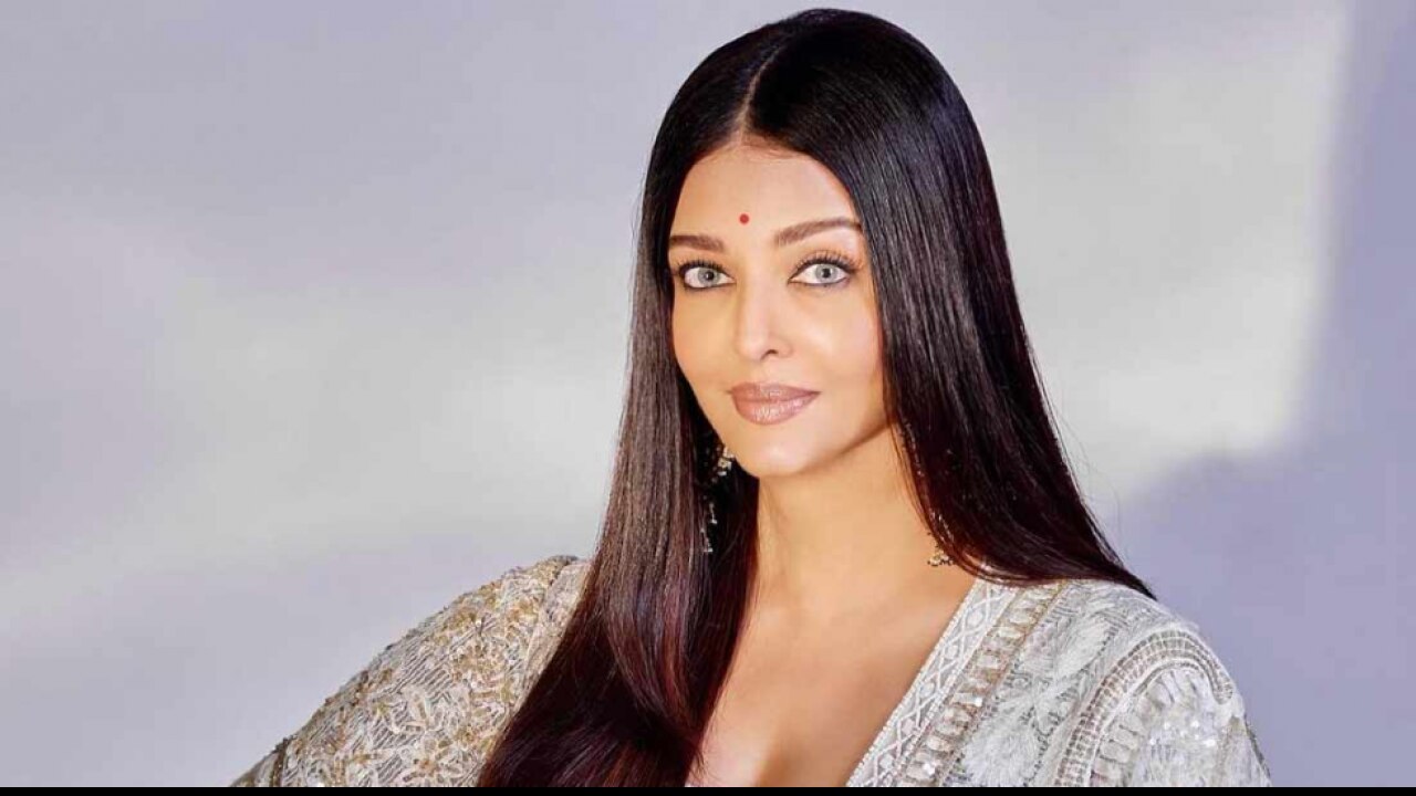 Aishwarya Rai Bachchan New Worth