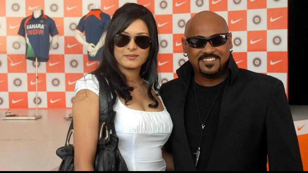 Vinod kambli Wife Andrea Hewitt