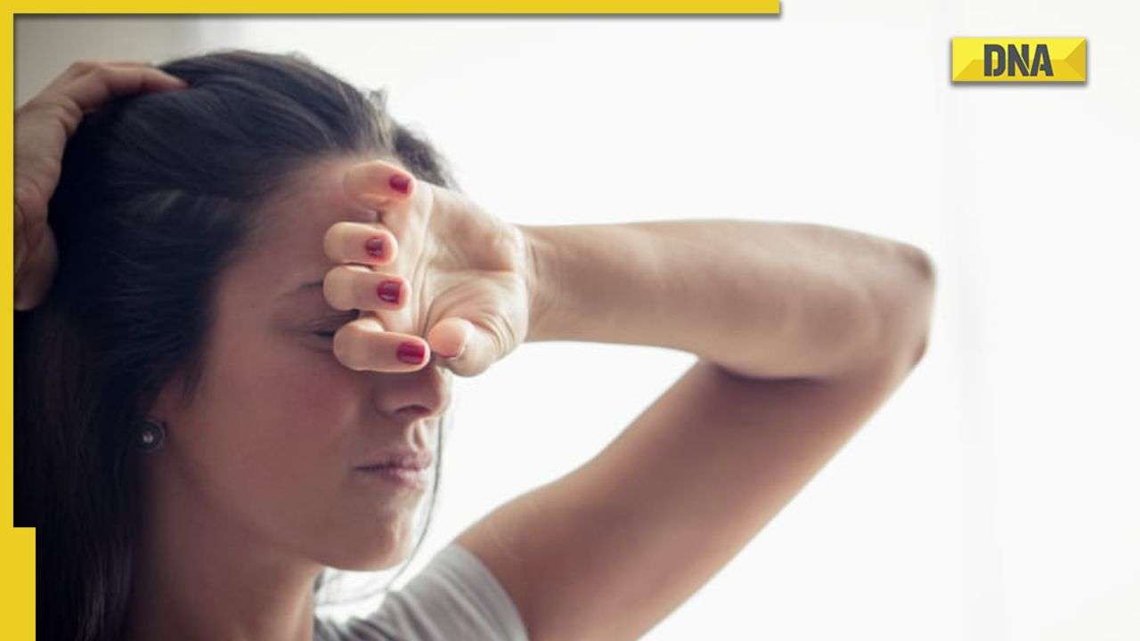 What is the link between hot flashes and heart problems?