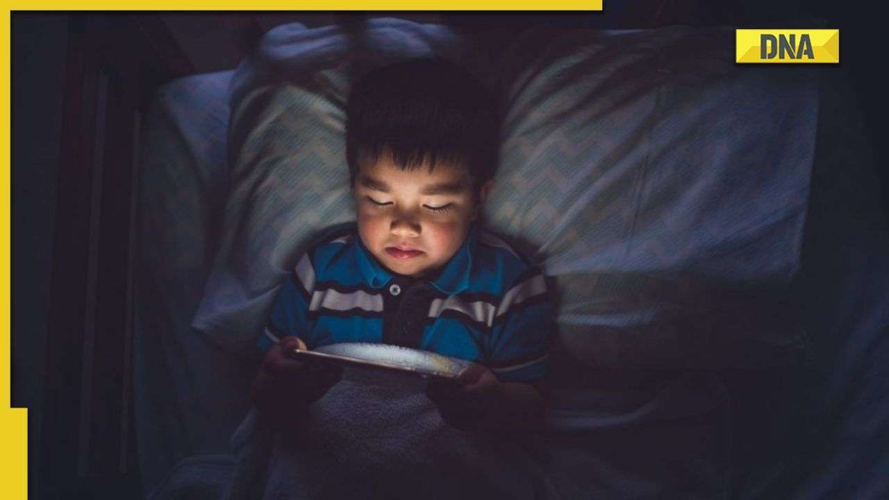 Excess screentime can cause 'smartphone vision syndrome'? Doctor