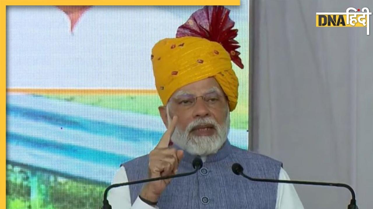PM मोदी ने पुराना बजट पढ़ने पर अशोक गहलोत पर कसा तंज, सुनाया RSS से जुड़ा 40 साल पुराना किस्सा