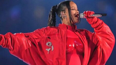 Rihanna’s accessories in Super Bowl 2023