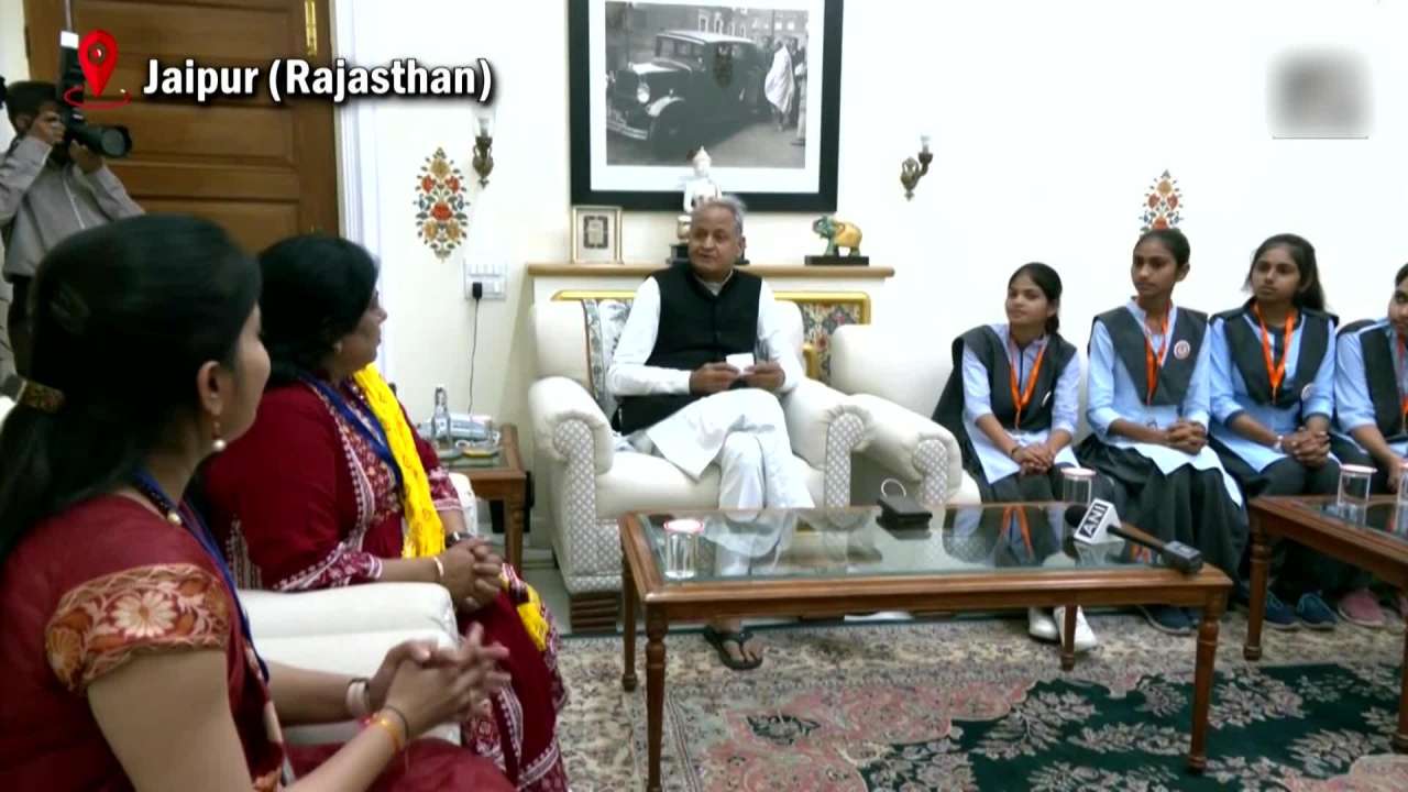 Rajasthan: CM Gehlot interacts with 10 meritorious school girls at official  residence