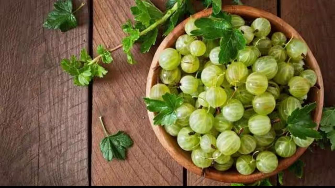 आंवला (Gooseberry For Bad Cholesterol) 