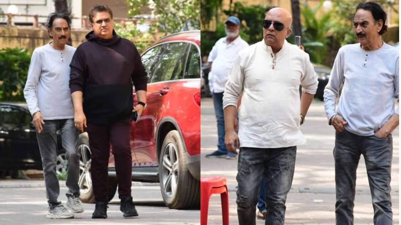 Satish Kaushik friends at his last rites 