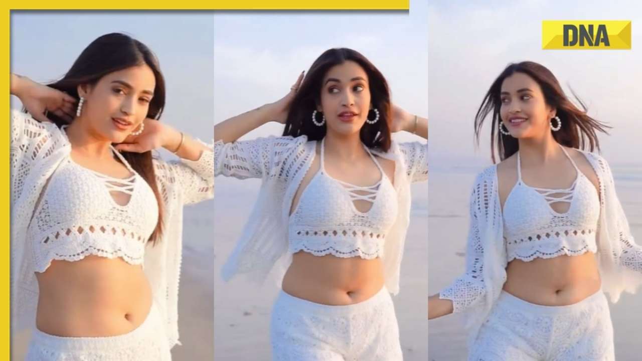 Athra Baras Ki Sexy Video - Viral video: Desi girl's sexy dance in bikini, hot pants on Mausam Beimaan  Hua lights up the internet, watch