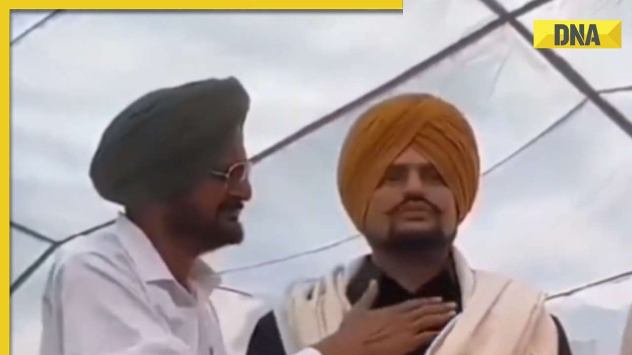 Sidhu Moosewala's father gets emotional as he unveils statue of late singer on his barsi, watch