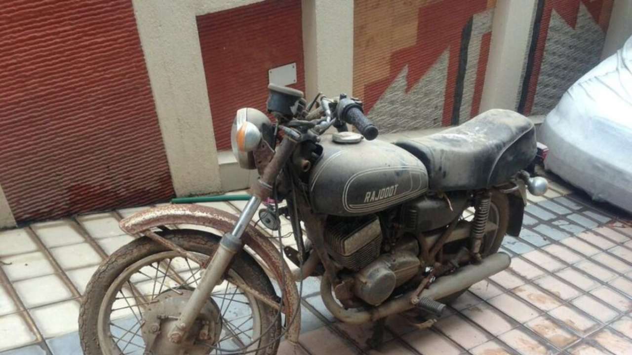 Dhoni's first bike 'Rajdoot'