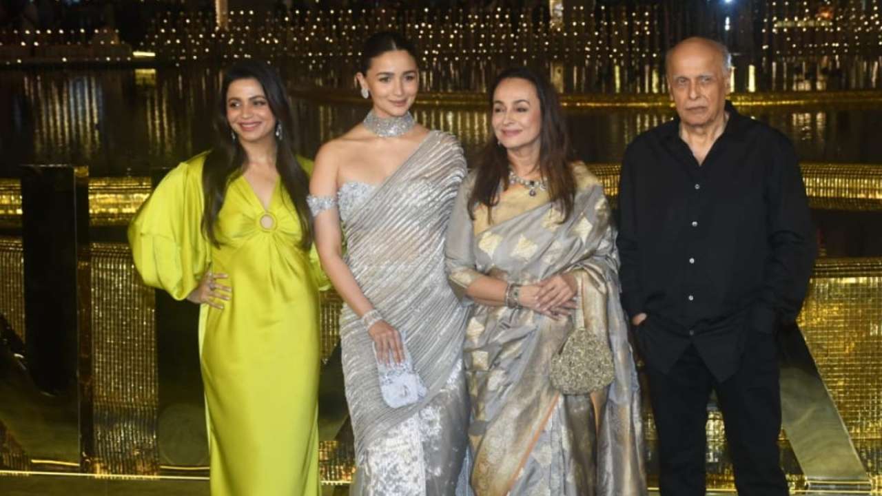 Alia Bhatt with family