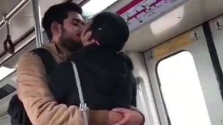 Couples kissing in Delhi Metro