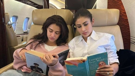 Disha Patani and Mouni Roy reading books