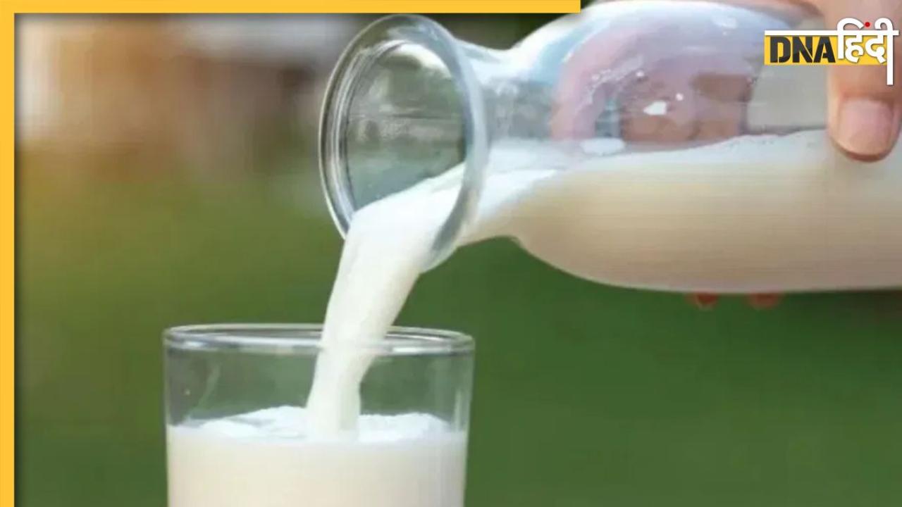 Milk At Night Side Effects: रात को सोने से पहले दूध पीने की है आदत, बिगाड़ सकती हैं आपकी सेहत, जान लें इसके नुकसान