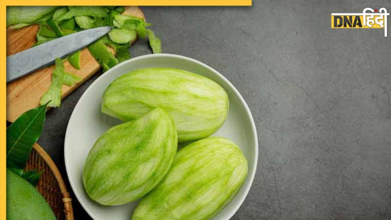 Raw Mango Benefits: इन 7 कारणों से आपको गर्मियों में रोज खाना चाहिए कच्चा आम 