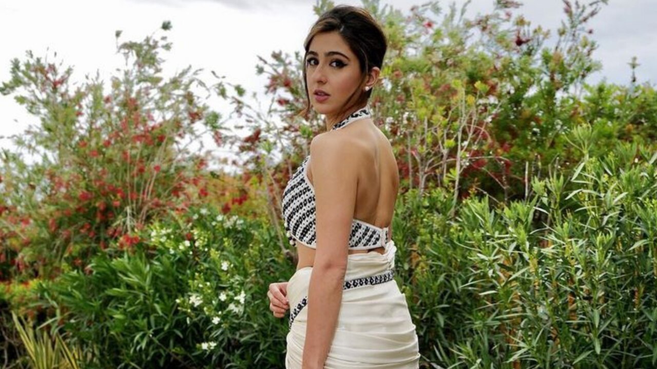 Sara Ali Khan retro saree gown