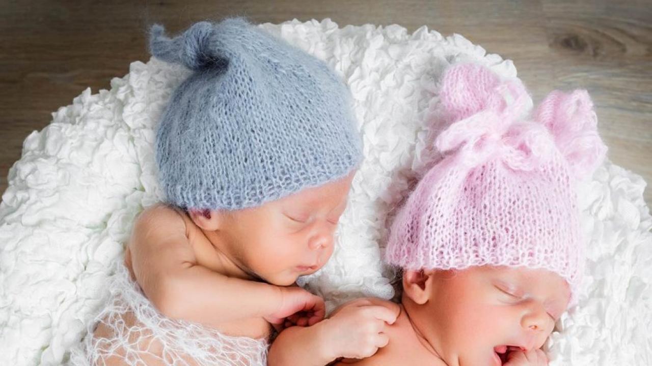 Twin Baby Boy-Girl Names: जुड़वा बच्चों के ये नाम सुने हैं आपने? ट्विन्स बेबीज की ये नेम लिस्ट कर देगी आपकी खोज पूरी