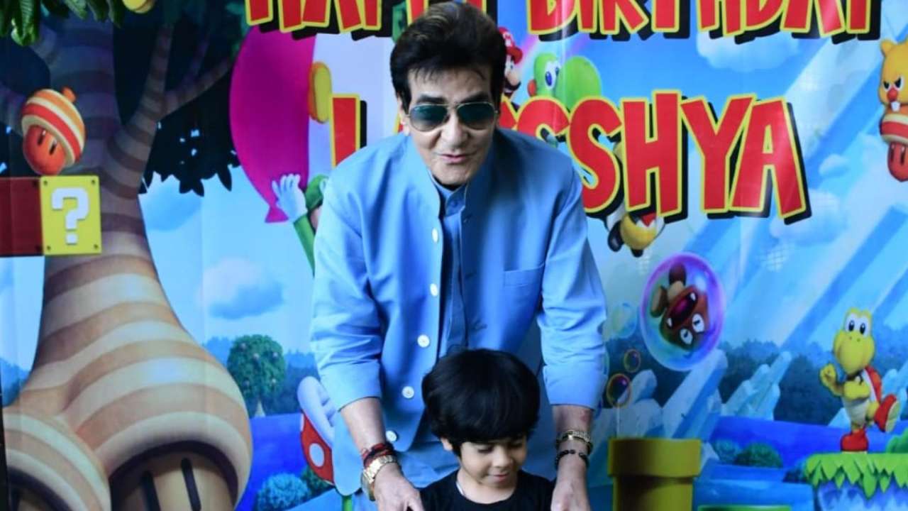 Jeetendra- The cool dadu of Laksshya