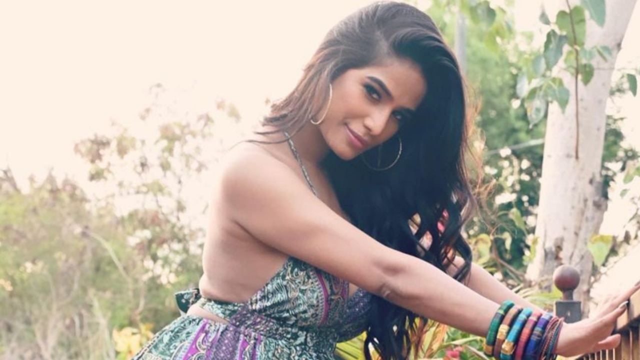 Fans demand Poonam Pandey Instagram Live 