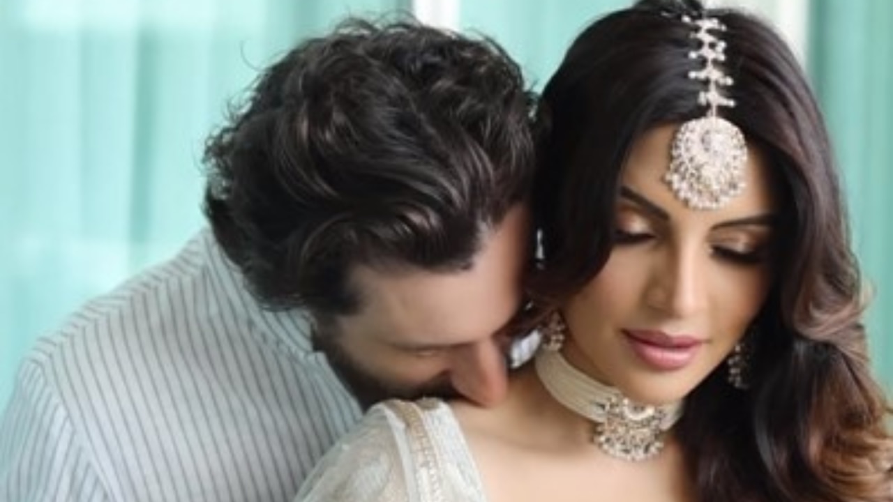 Shama Sikander romance with husband 