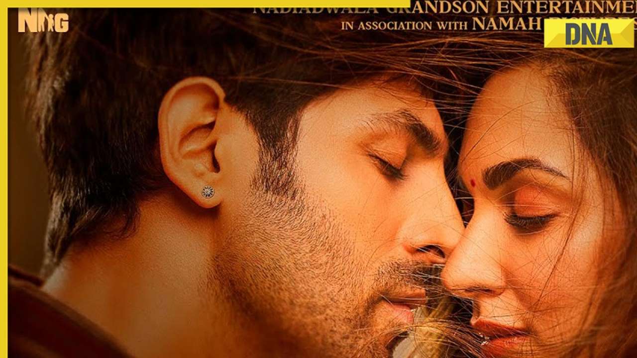 Kiara Advani and Kartik Aaryan's still from Aaj Ke Baad is hit