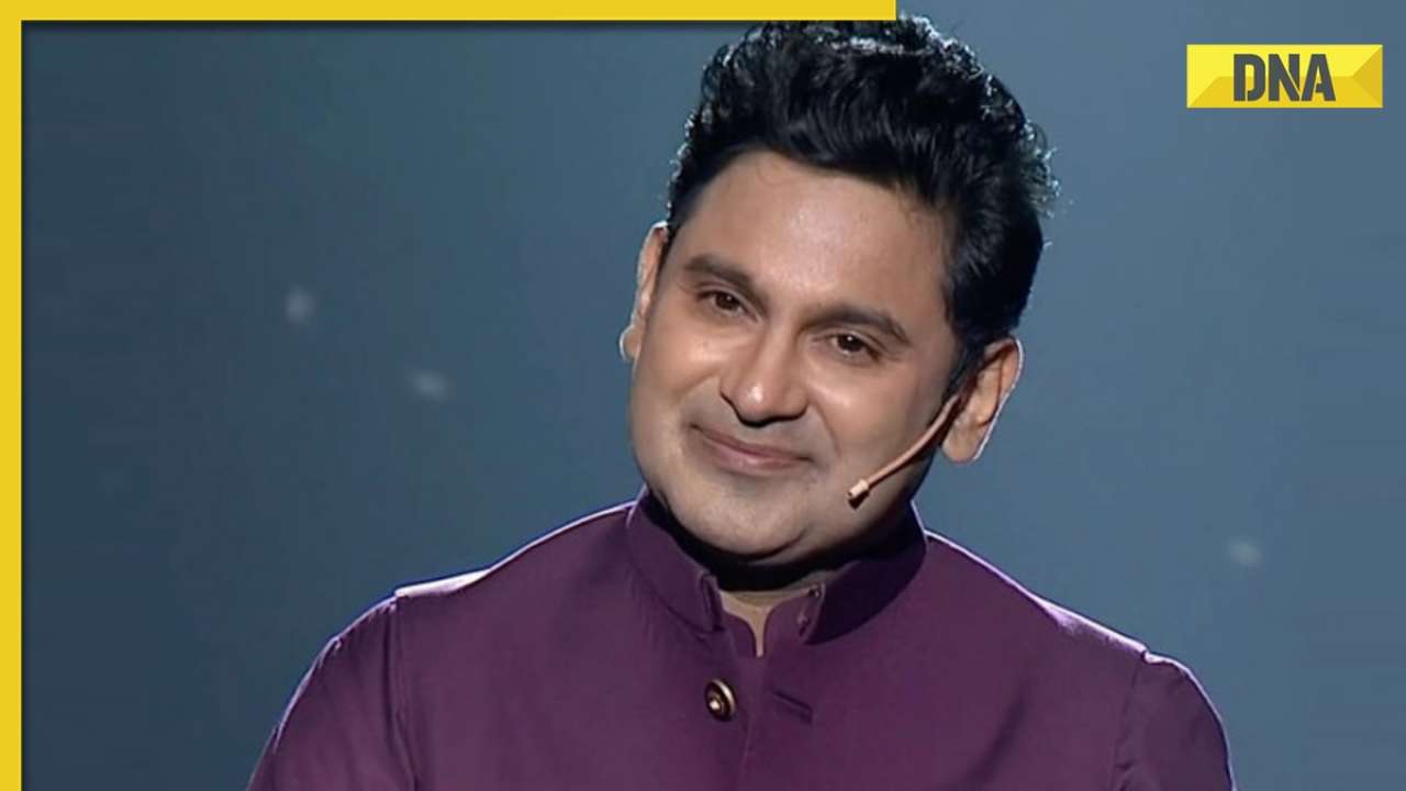 Manoj Muntashir issues an unconditional apology for hurting