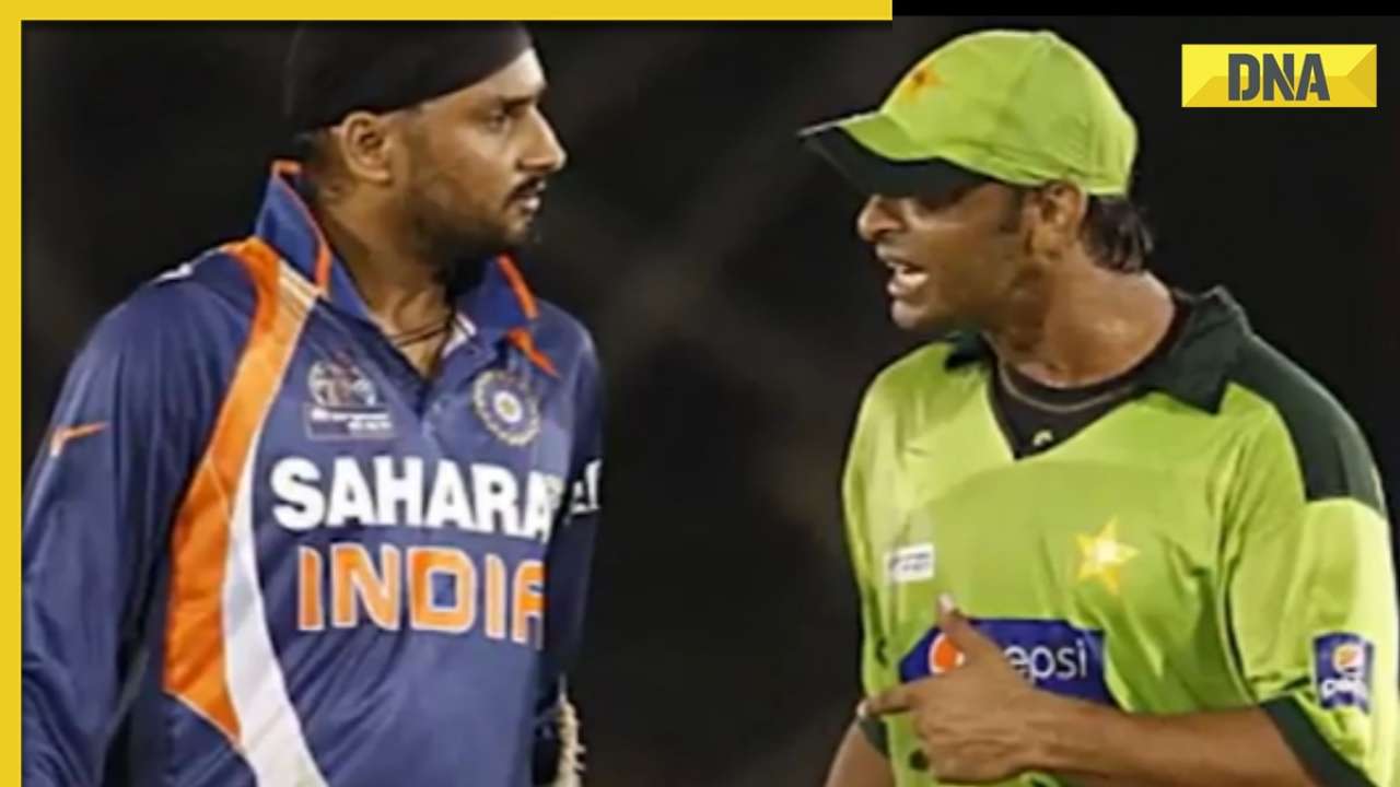 Shoaib Akhtar vs Harbhajan Singh (2010)