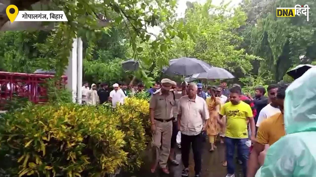 Bihar news: लालू ‘साहब’ के लिए अफसर के हाथ में छाते पर बवाल!