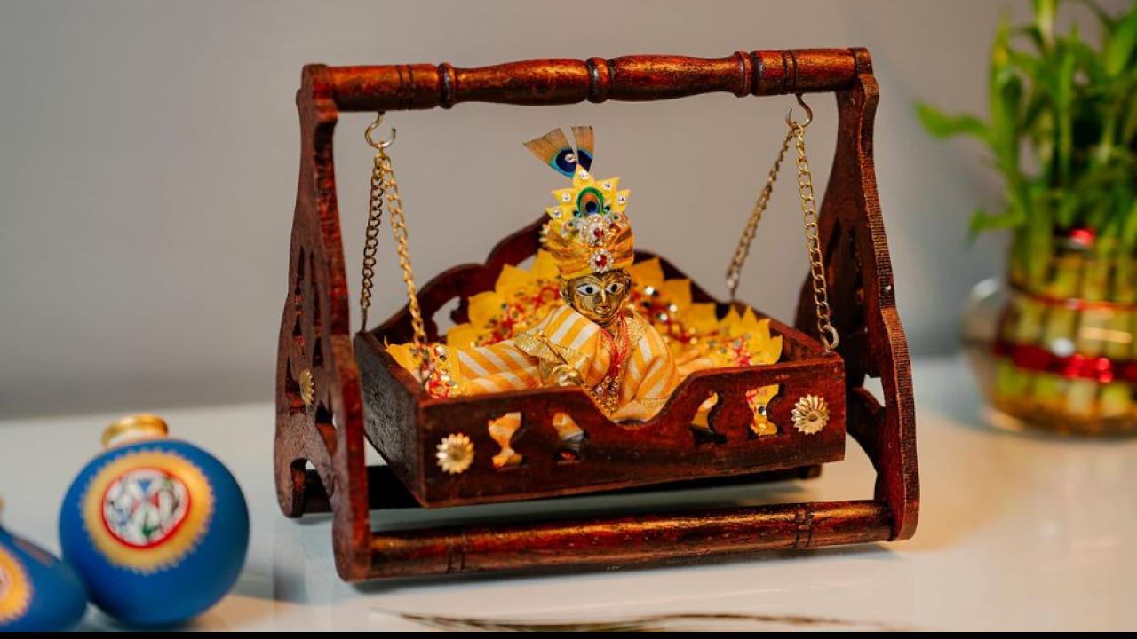 laddu Gopal Shringar