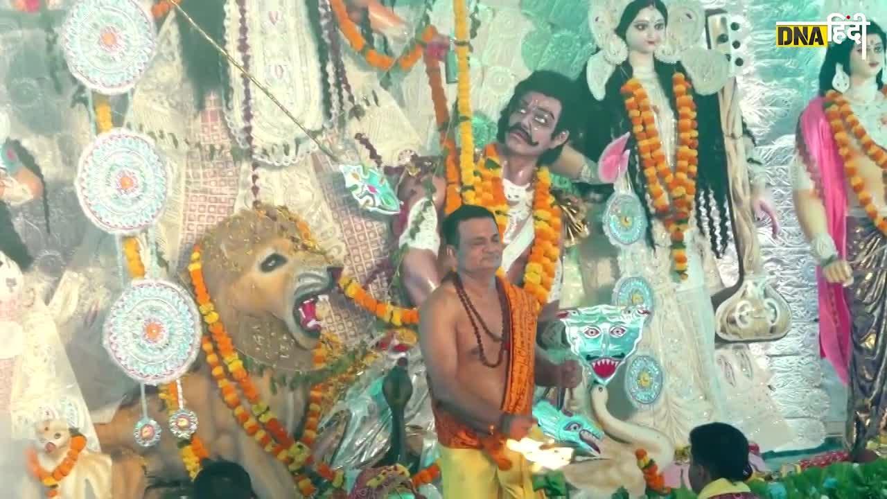 Kajol से लेकर Rupali Ganguly तक, दुर्गा पूजा पंडाल में सज धजकर पहुंचे B-Town Celebs