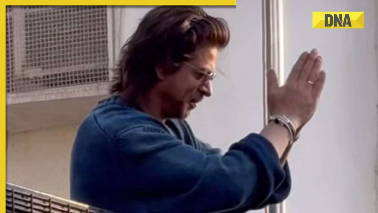 Watch: Shah Rukh Khan greets fans gathered outside Mannat with folded hands post Dunki success