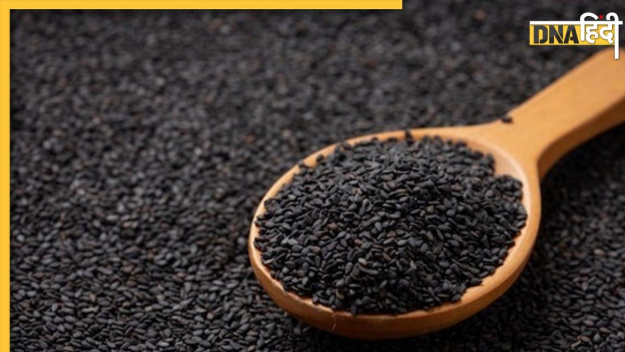 Sesame Seeds Benefits: महिलाओं के लिए वरदान से कम नहीं हैं काले तिल, अनियमित पीरियड से एनीमिया तक की समस्या रहती है दूर