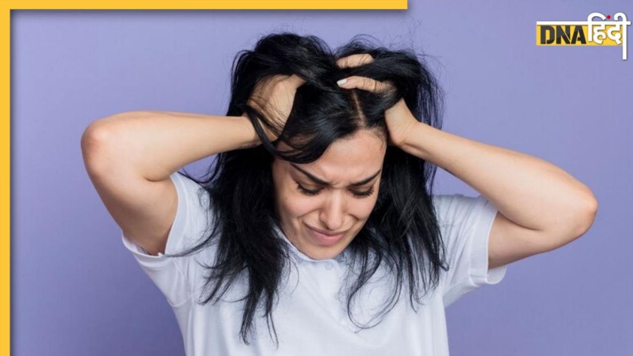 Hair Loss Cause: तेजी से झड़ने लगे हैं बाल? नॉर्मल नहीं, इन गंभीर बीमारियों का दे रहे संकेत