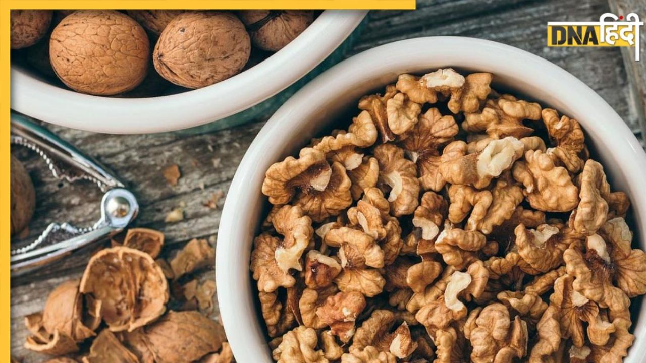 Soaked Walnuts Benefits: दिल और दिमाग के लिए फायदेमंद हैं भीगे हुए अखरोट, खाने से मिलते और भी कई फायदे