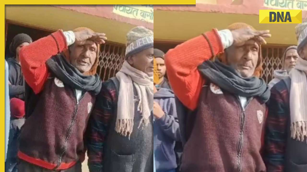 Viral video: Elderly man fluently sings Aao Bachcho Tumhen Dikhayeh, internet loves it