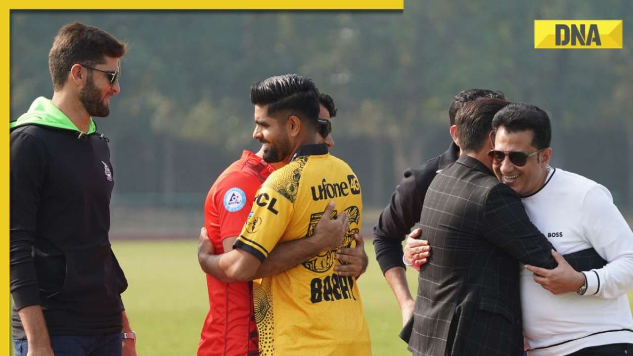 'Shaklein dekhe sabki': Babar Azam hilariously trolls married Pakistani players at PSL 9 trophy launch - Watch